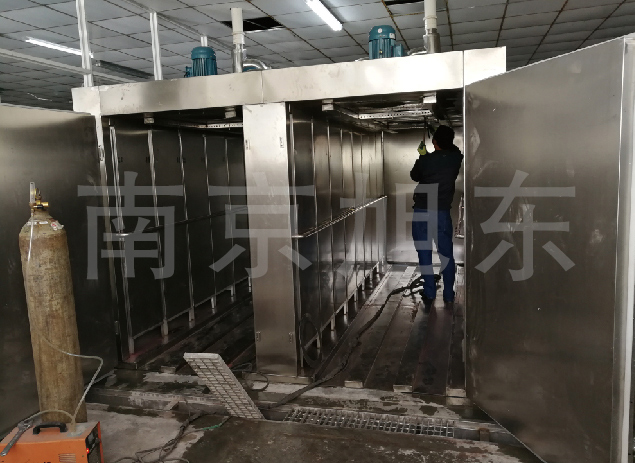 烘房安装现场